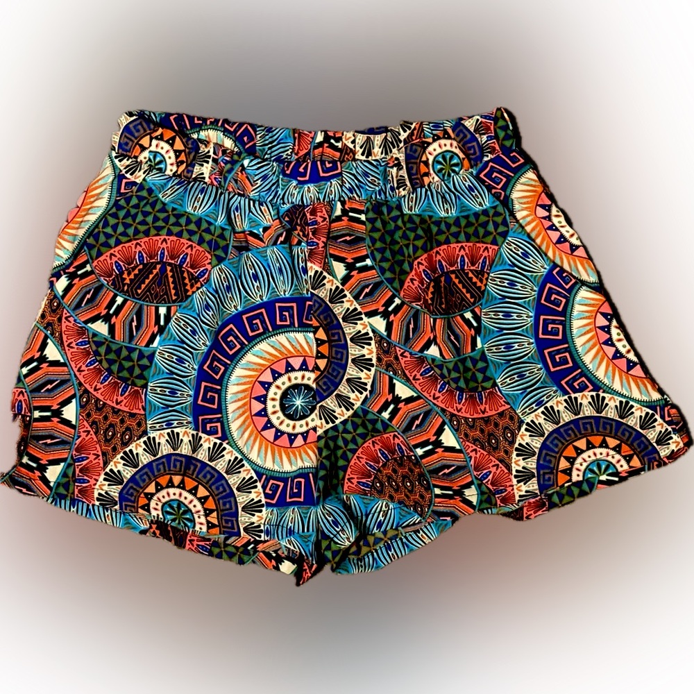 Tyche Summer Shorts XS Feminine multi-color geo pockets Women’s 0-2 Vacation NEW
